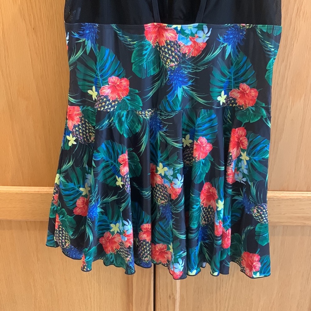 Floral One Piece Mesh Shirred Waistline Pleated Hem Swimsuit Skirt size XXL - Picture 8 of 15